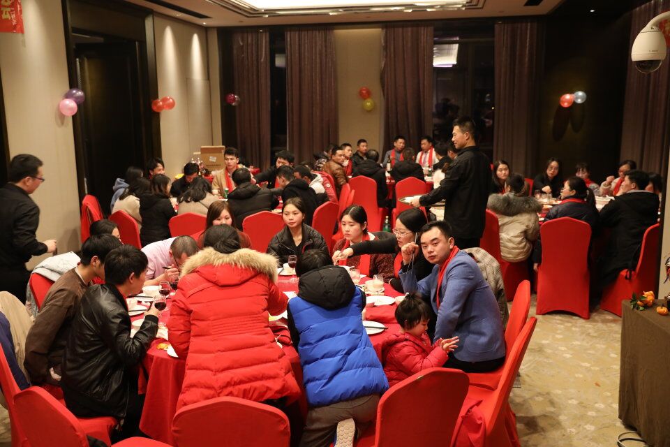 �T������D