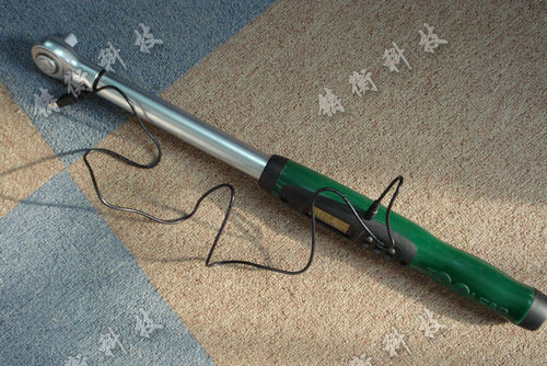 ���@Ť������