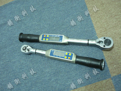 ���@Ť������